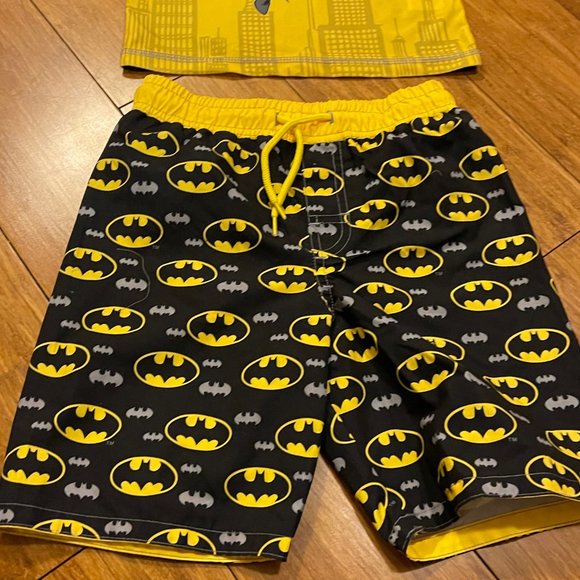 Batman Swimwear Boy's Size 5/6 Top and Shorts new